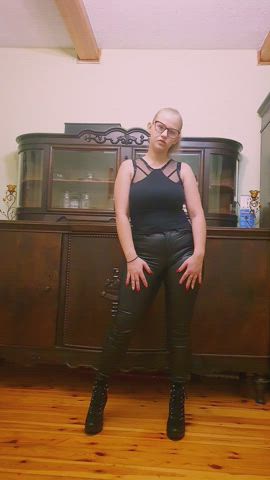 I wonder if the black outfit visually diminishes my huge boobs. : video clip