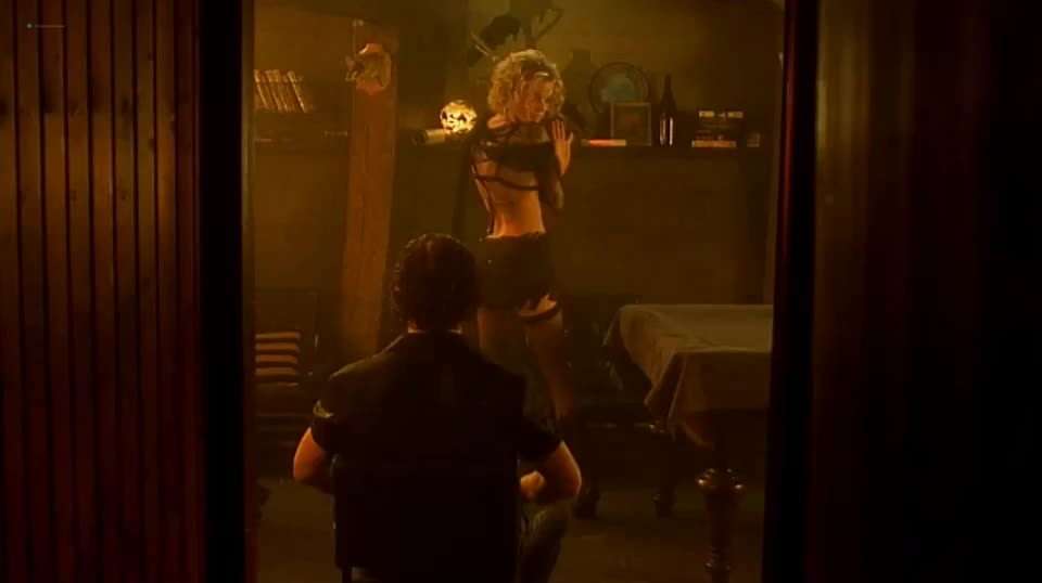 Rebecca Romijn in "Femme Fatale" (2002)