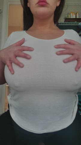 Huge tits were just meant for bouncing 😉