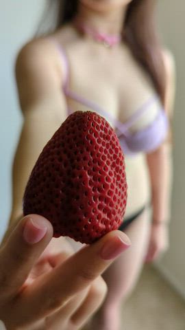 Take a bite of my strawberry 🍓 [OC] : video clip