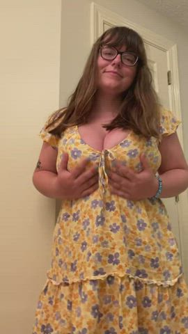 It’s sundress season and my boobs can hardly stay in them! : video clip