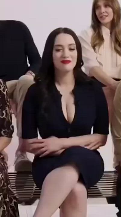 Kat Dennings is truly dummy thicc