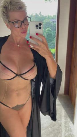 F50 mature milf, looking for young guy