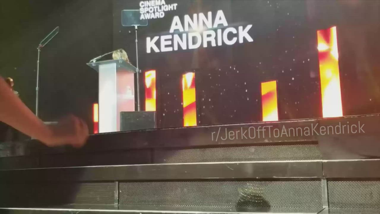 Anna Kendrick vs. the obvious upskirt cam