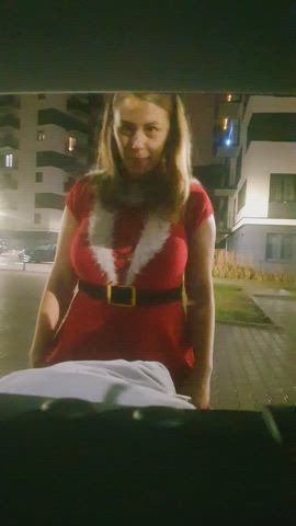 This Christmas I was Mrs. Santa Claus, a special one with big boobs. heh : video clip