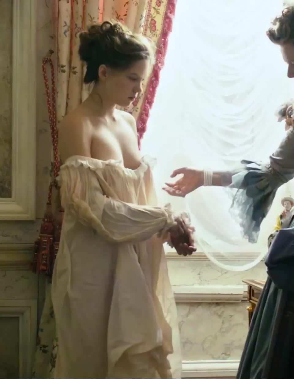 Léa Seydoux - Farewell, My Queen (2012)