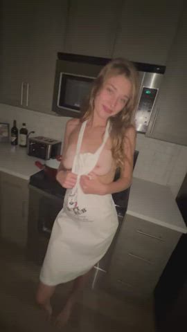 Would you let me cook for you??? 🥰💘🧁 (18🍼) : video clip