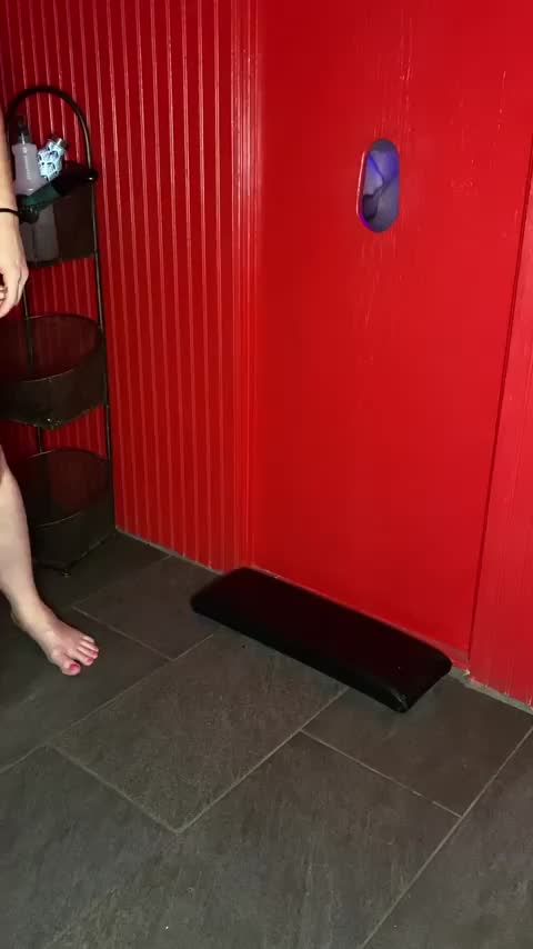 Husband filmed me taking 3 loads of cum at the gloryhole. The BBC was my favorite 😻