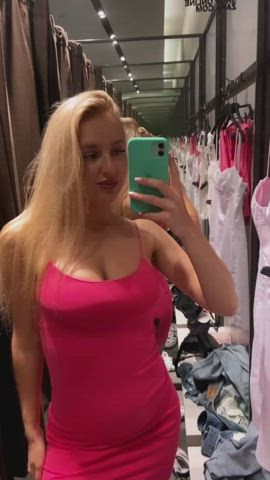 got horny while trying a new dress in the fashion store changing room