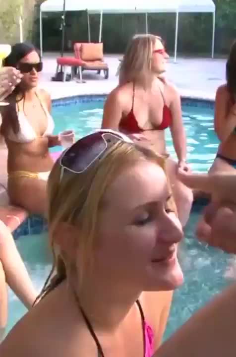 She's Taking This Pool Party To The Next Level : video clip
