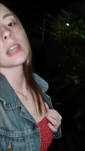 Flashing on my way home... hope my neighbours wont mind 😇💕 [gif]