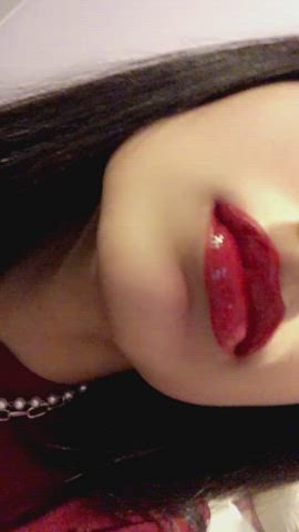 Please ruin my lipstick <3