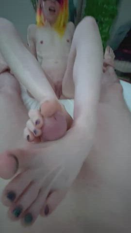 My first foot job to finish. : video clip