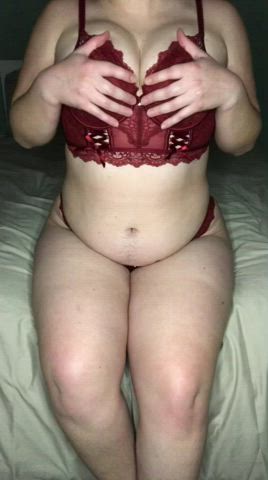 can a hairy chubby girl in red lingerie catch your attention?