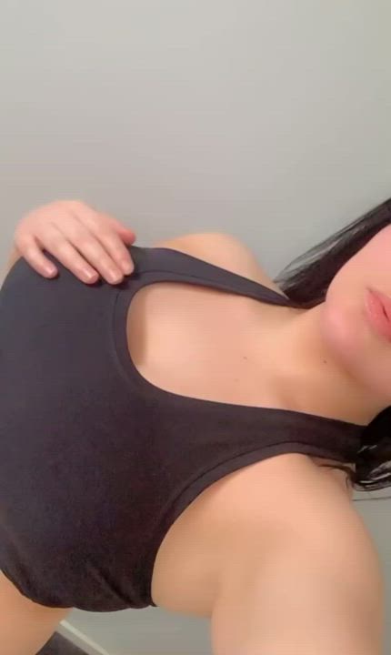 Dropping my big tits, want to play with them? 🙈