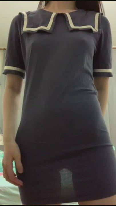 [19f] Have you ever seen a Japanese teen with a thigh gap like mine? : video clip