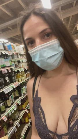 Flashing at the grocery store