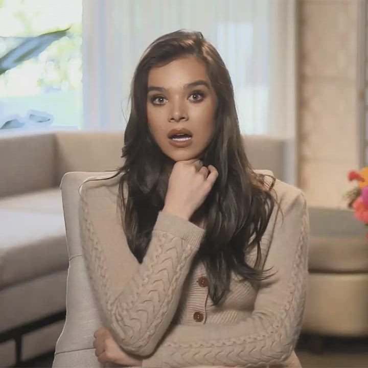 Hailee Steinfeld when you pull out your cock