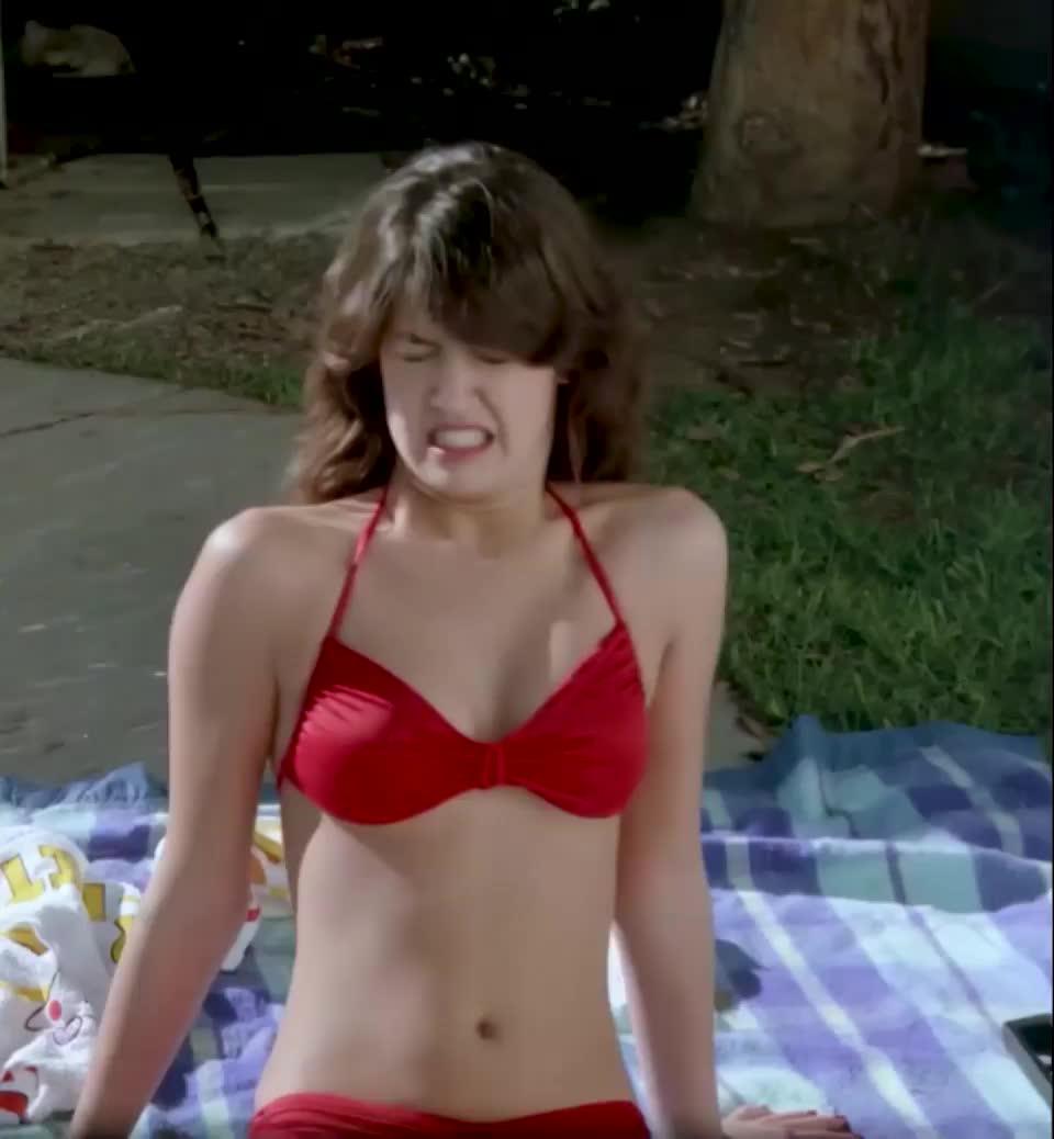 Phoebe Cates - Fast Times at Ridgemont High (1982)