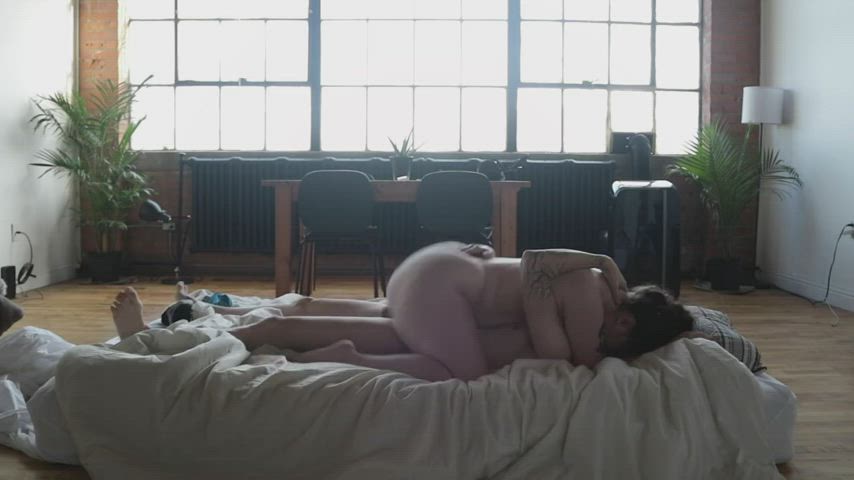 PAWG babe gets woken up for rough fuck : video clip