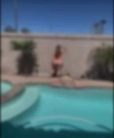 Just got this vid of my sis dancing in the back yard through my window