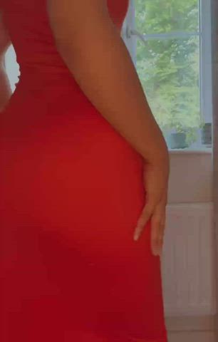 Does this dress look good on my ass? 🍑 or should I take it all off? : video clip