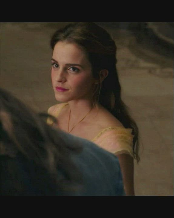 One minute of Emma Watson sexiness
